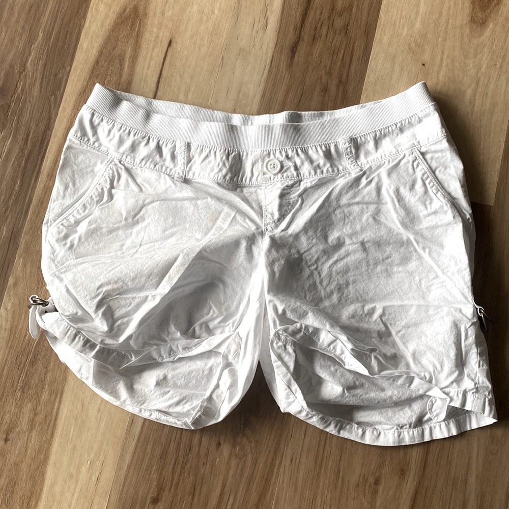 Old navy maternity shorts size 6